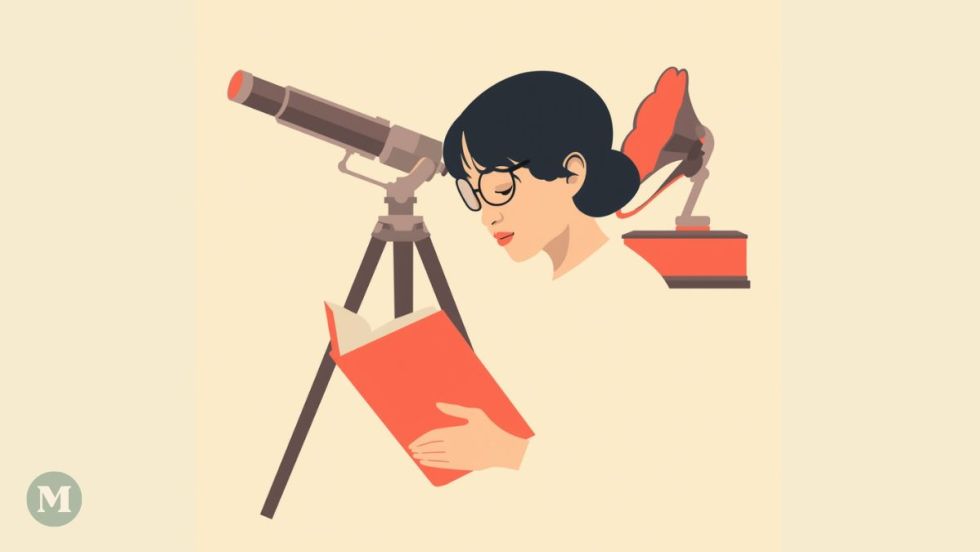 Une femme lit un livre entourée d'un téléscope et d'un grammophone.