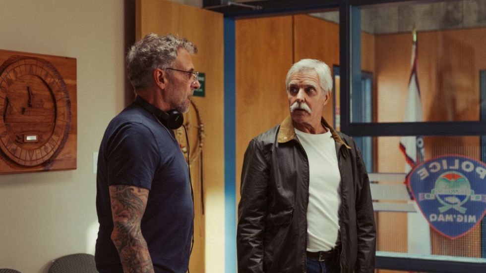 Patrick Huard et Mike Czerny dans une scène de la série télévisée Bon Cop, Bad Cop.