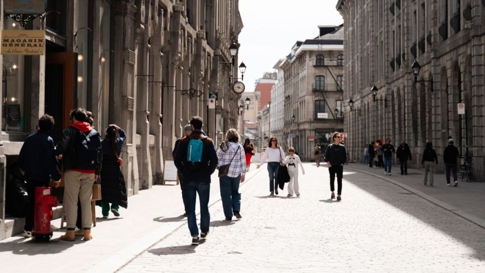 La rue Saint-Paul Ouest