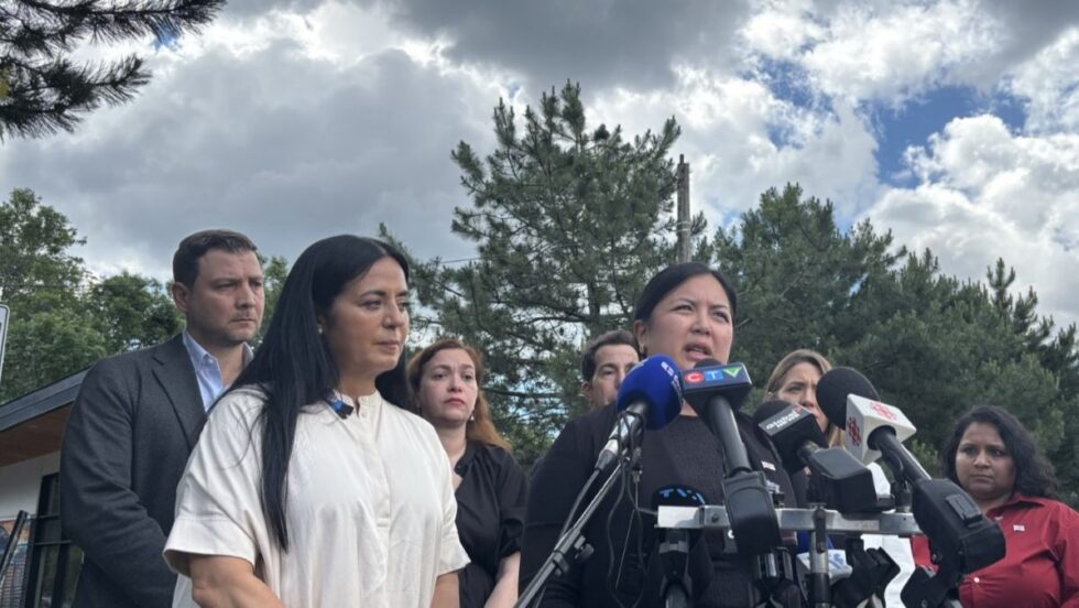 Stéphanie Valenzuela, Soraya Martinez Ferrada et les élus de Côte-des-Neiges-Notre-Dame-de-Grâce au lendemain de la fusillade du 22 juin 2026.