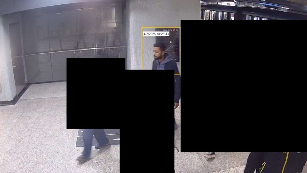 Image tirée d'une caméra de vidéosurveillance montrant un homme suspecté d'avoir commis des attouchements dans le métro et dans un autobus de la STM.
