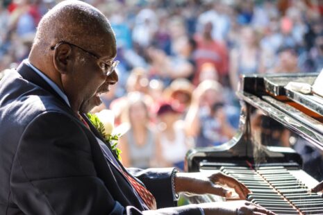 Le célèbre pianiste et jazzman Oliver Jones.