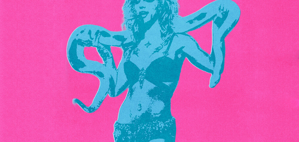 Affiche promotionnelle du BritneyFest montrant une version pixélisée de la célèbre image de la chanteuse portant un serpent.