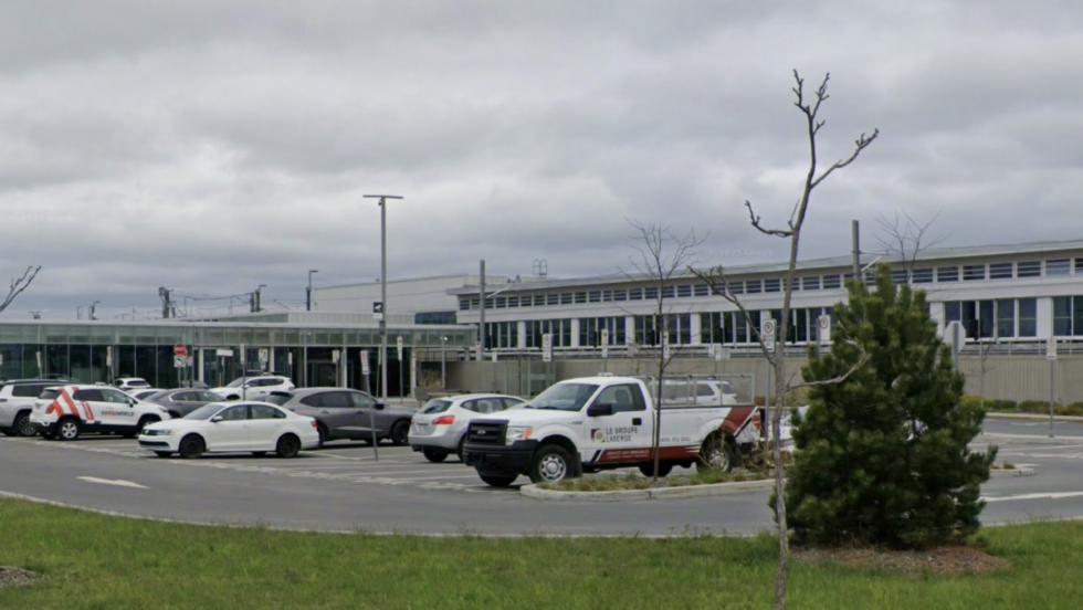 Le stationnement de la station Brossard du REM.
