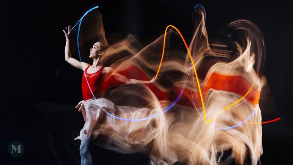 Montage d'une femme qui danse.