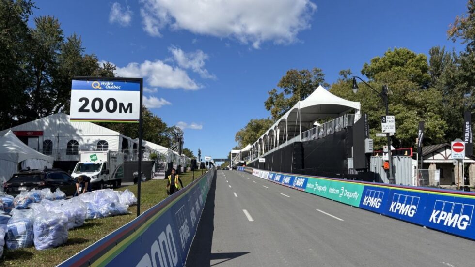 Les installations des Championnats du Monde Route UCI sur l'avenue du Parc, à Montréal.