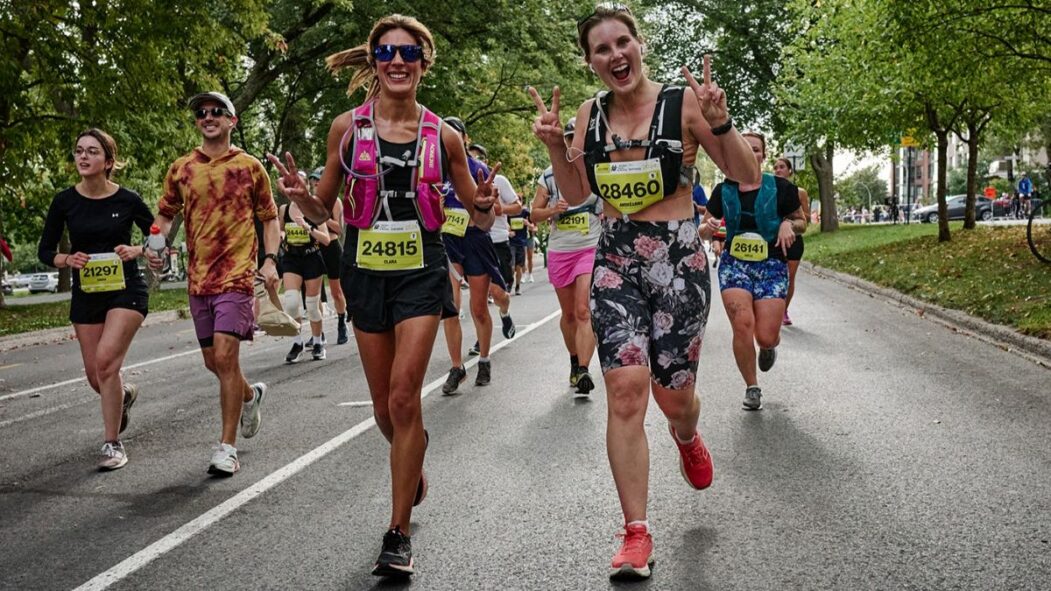 Des coureuses pendant le Marathon Beneva de Montréal.