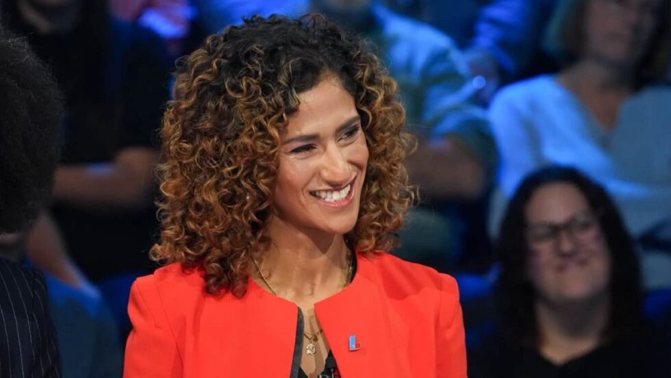 Nada Boumeftah sur le plateau de TLMEP.